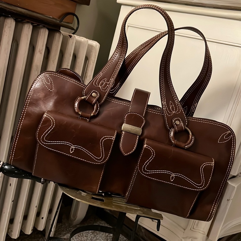 Western vegan brown leather purse with amazing stitching detail.